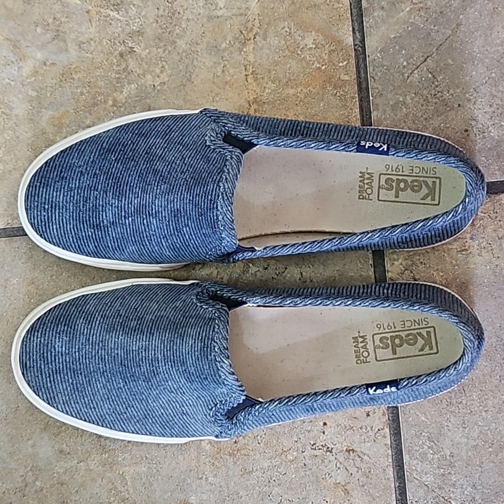 Amazing Keds double decker blue denim corduroy slip on sneakers size 8